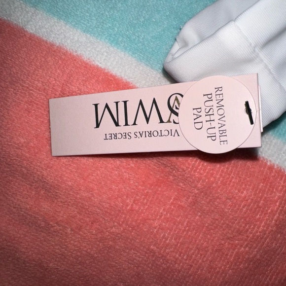 NWT Victoria’s Secret Mix & Match Removable Push Up Bikini Top - Picture 3 of 6